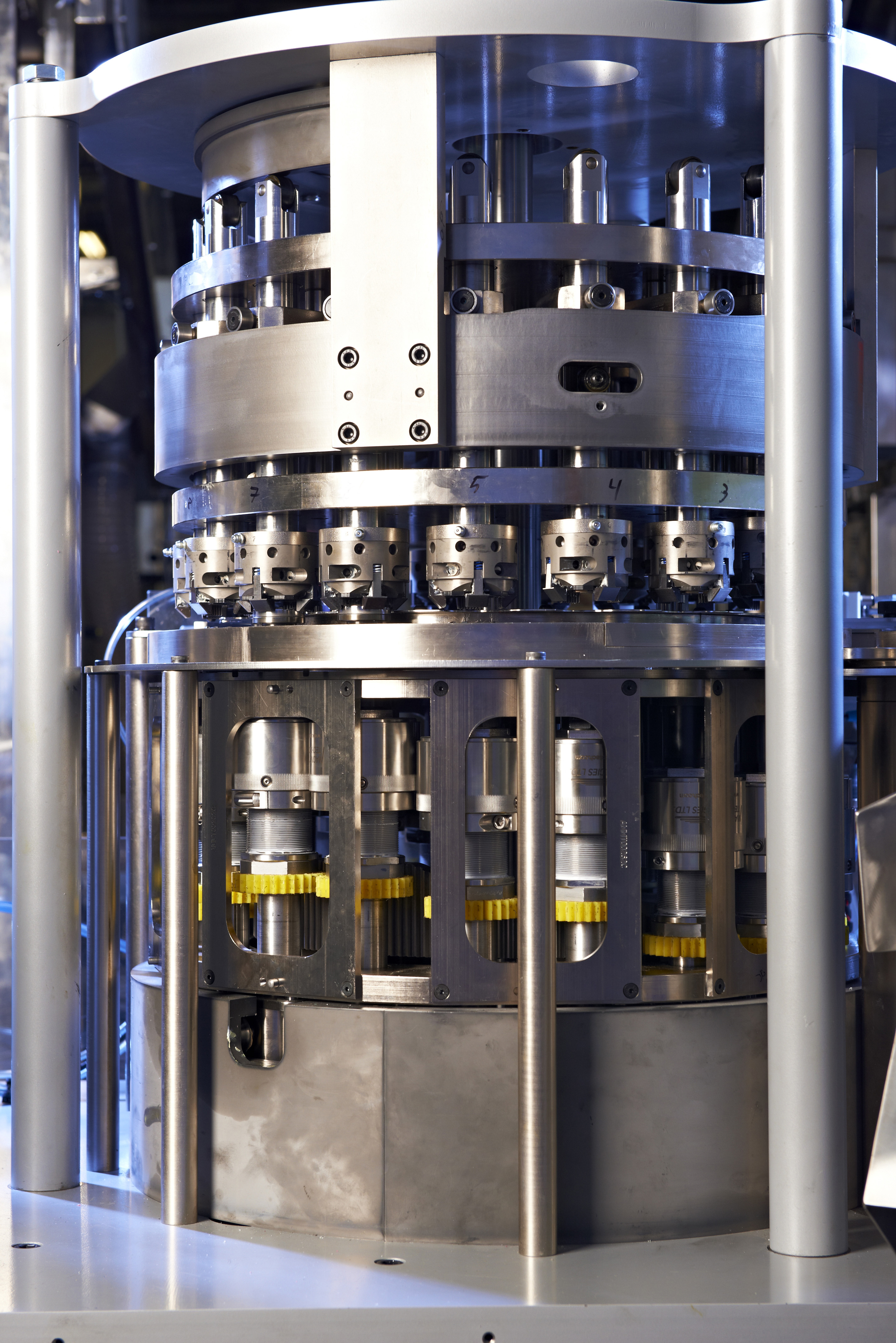 Continuous Motion Assembly Machine